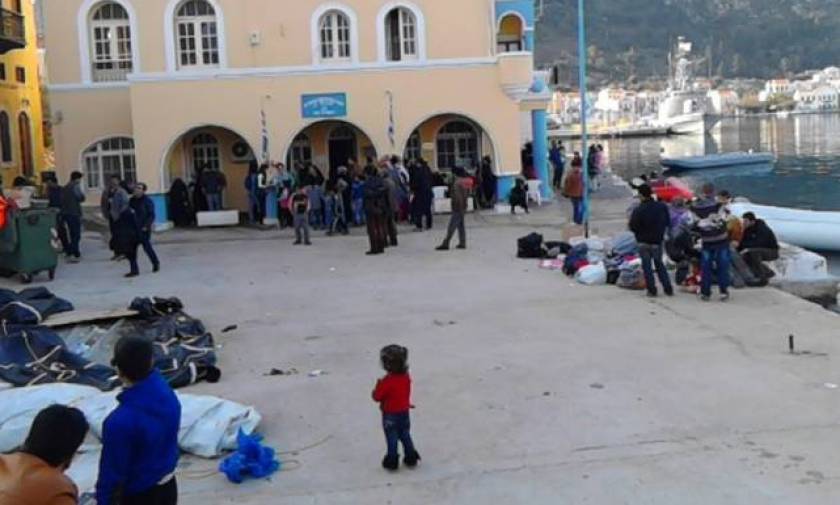Παπαδημούλης: Τουρκική προσπάθεια για τετελεσμένα στο Αιγαίο, η μεταφορά προσφύγων στο Καστελόριζο