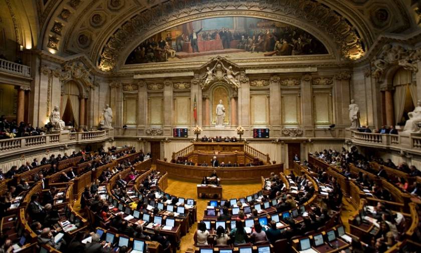 Εγκρίθηκε από τη Βουλή ο πορτογαλικός προϋπολογισμός παρά τις ανησυχίες των Βρυξελλών