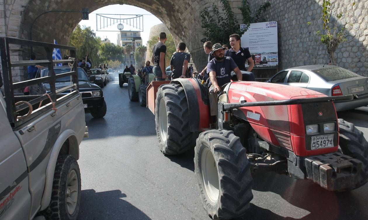 Μπλόκα αγροτών - Κρήτη: Σύσκεψη στο Ηράκλειο για το μέλλον των κινητοποιήσεων