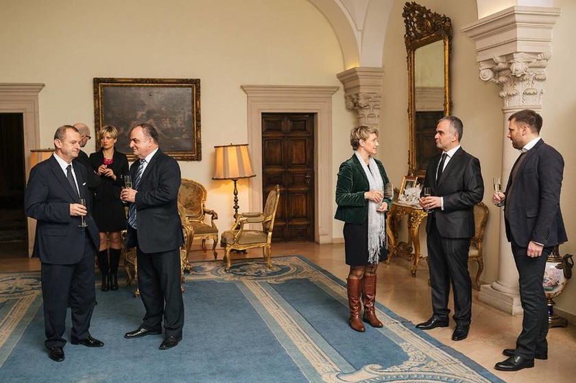 «Η ισχύς εν τι ενώσει» για την Πιερία: Ελληνική φιλοξενία στο παλάτι του Βελιγραδίου