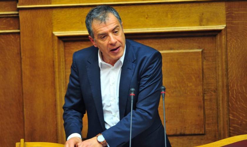 Εθνική επιτροπή δράσης για το προσφυγικό ζήτησε ο Θεοδωράκης