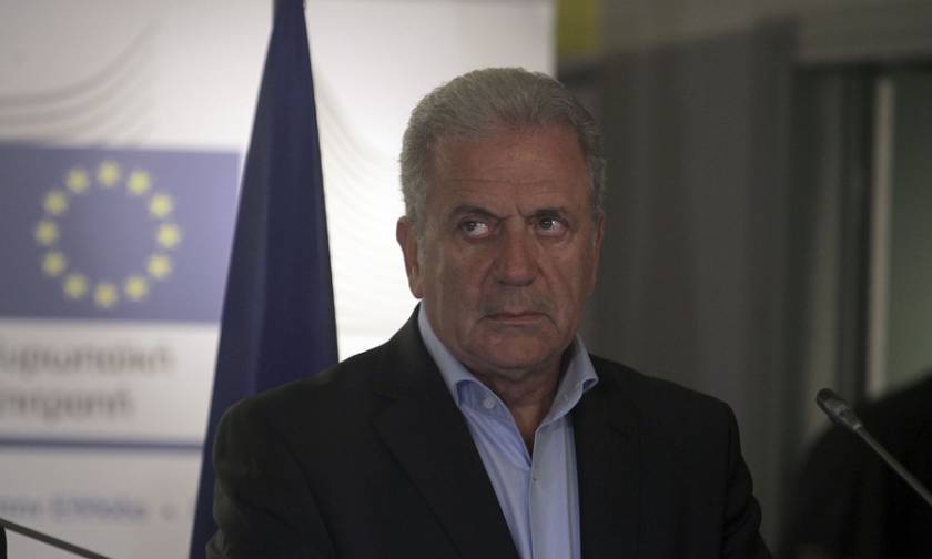 Προσφυγικό - Αβραμόπουλος: Είναι η στιγμή της μεγάλης ευθύνης - Κινδυνεύει η ενότητα της ΕΕ