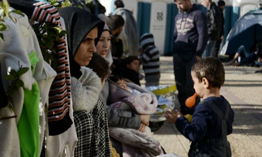 Πειραιάς: 2.500 πρόσφυγες στο λιμάνι - Χωρίς επιβάτες επιστρέφει το «Blue Star Patmos»