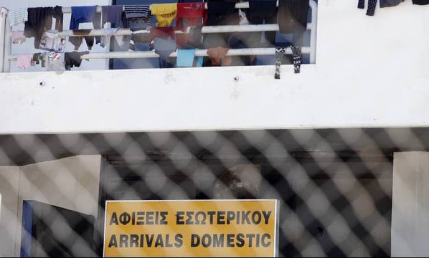 Προσφυγικό: Ασφυκτικά γεμάτο το κέντρο φιλοξενίας στο παλιό αεροδρόμιο