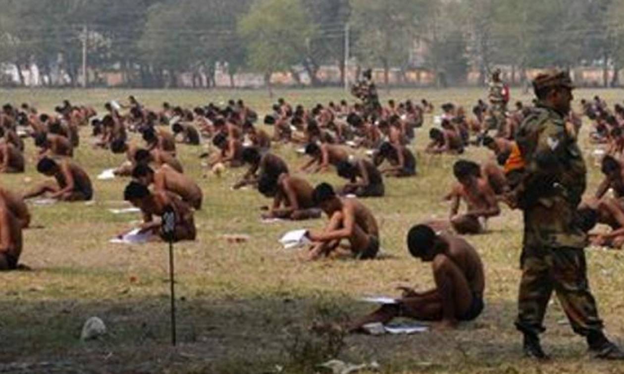 Ινδία: Έμειναν… γυμνοί για να μην αντιγράψουν στις εξετάσεις
