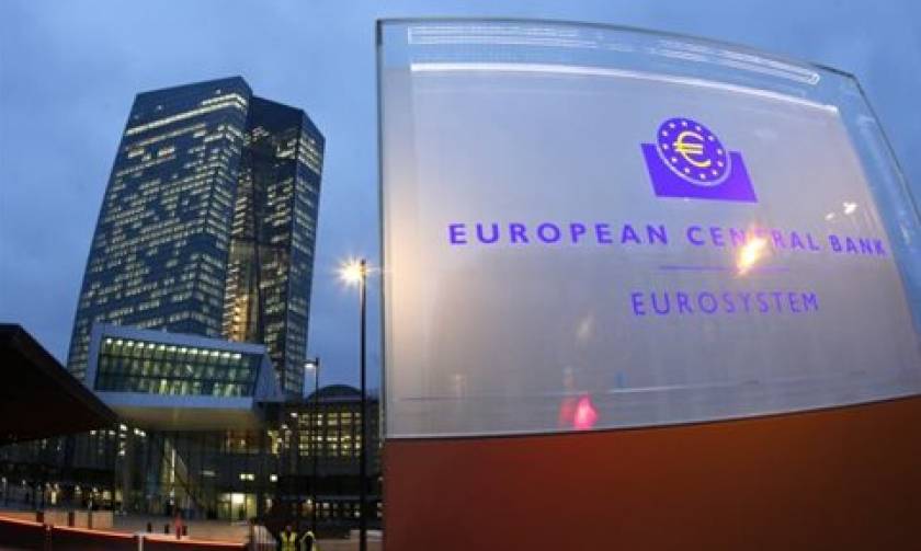 Bloomberg: Μέτρα στήριξης της οικονομίας «βλέπει» η ΕΚΤ, αμβλύνοντας τις επιπτώσεις στις τράπεζες