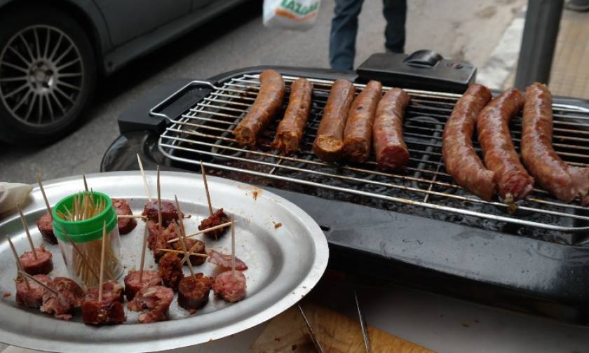 Τσικνοπέμπτη: Γιατί οι κρεοπώλες στη Βαρβάκειο δεν μοίρασαν δωρεάν ψημένο κρέας;