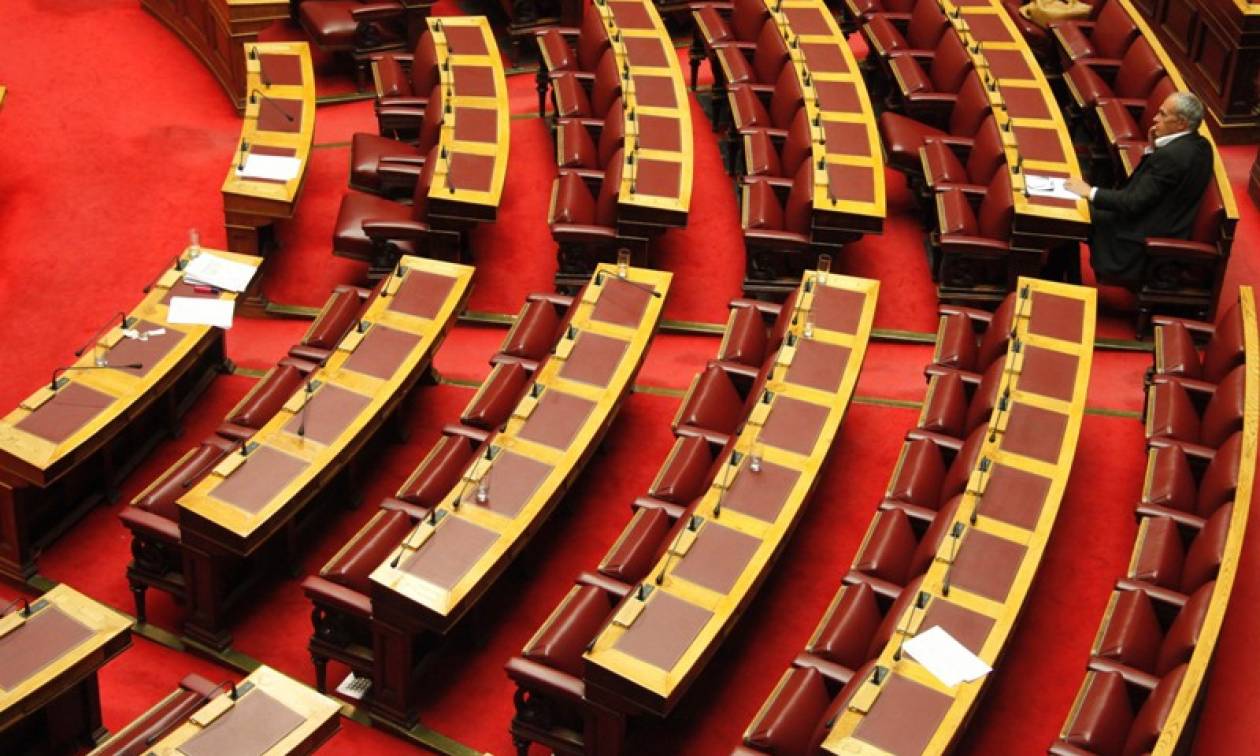Βουλή: Υπερψηφίστηκε το νομοσχέδιο για την εγγύηση καταθέσεων