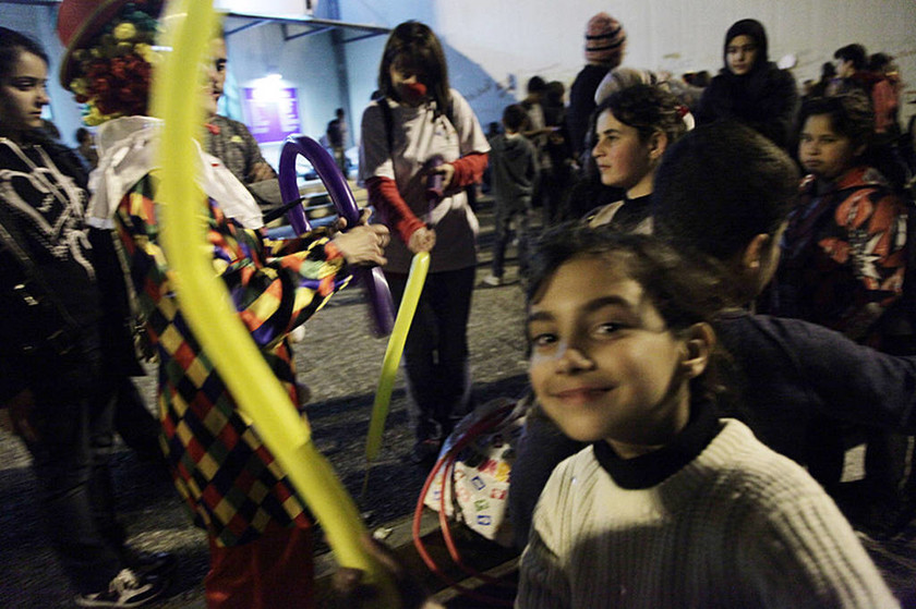 Γιορτή για τα προσφυγόπουλα στο λιμάνι του Πειραιά