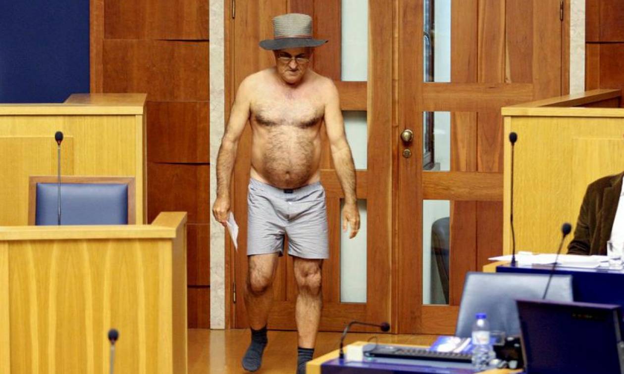 Απίστευτο! Γιατί βγήκε έξω από τα ρούχα του Πορτογάλος βουλευτής; (pics)