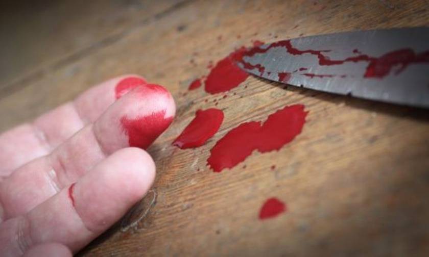 Σοκ στη Φθιώτιδα: Αυτοκτόνησε με μαχαίρι μπροστά στη μητέρα της