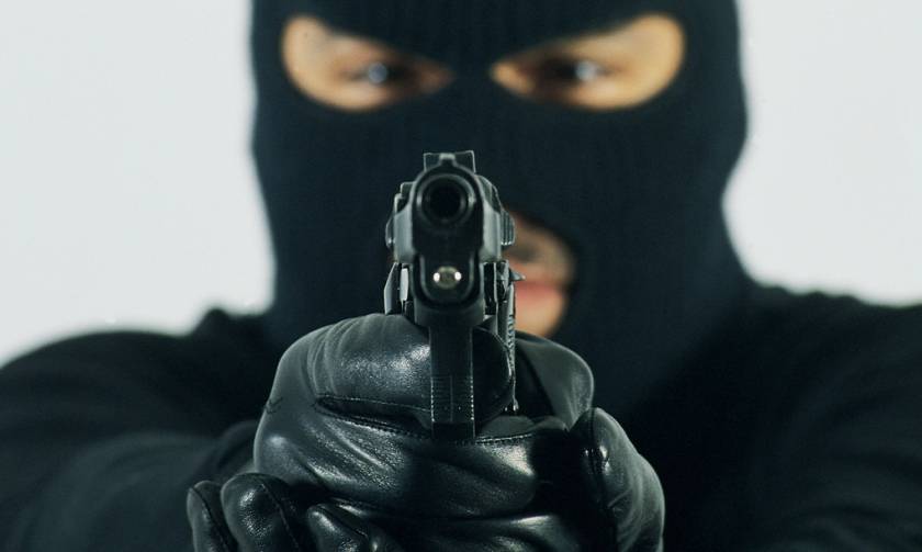 Κόρινθος: Ληστές μπούκαραν σε σπίτι με την απειλή όπλου