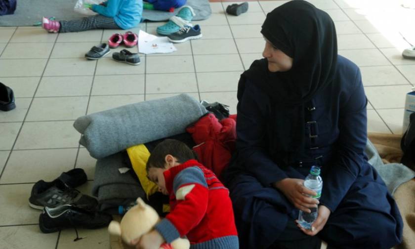 Προσφυγικό: «Βουλιάζει» ο Πειραιάς : 728 ακόμη μετανάστες και πρόσφυγες