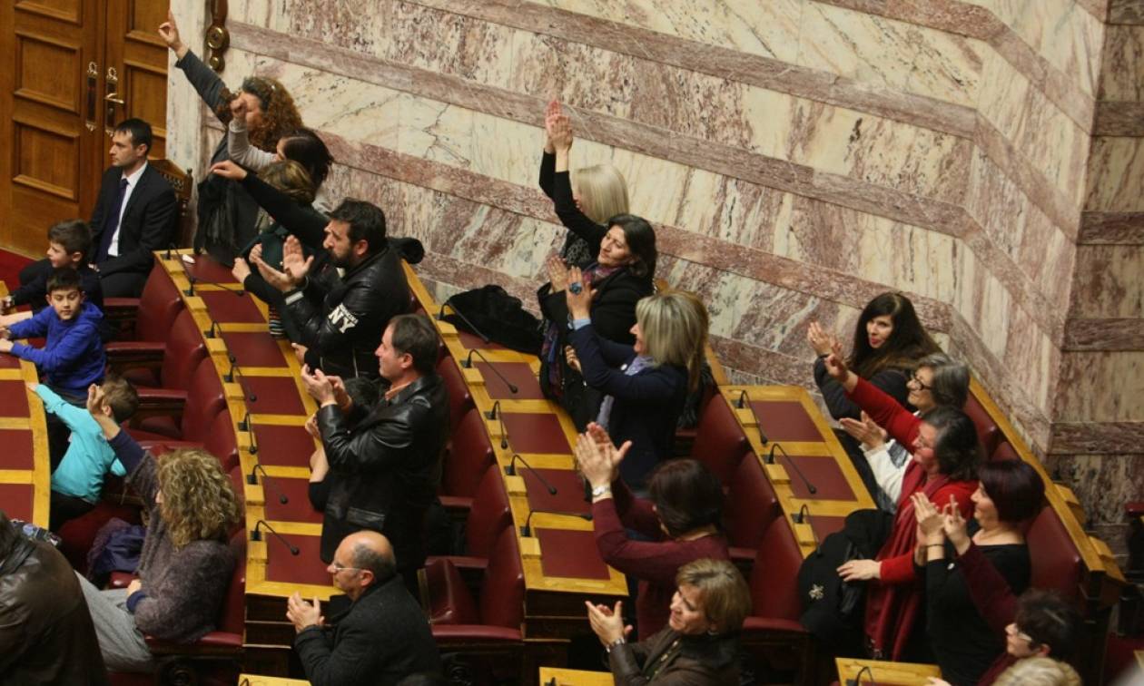 Παγκόσμια Ημέρα της Γυναίκας: Το ελληνικό Κοινοβούλιο έχει «άρωμα» γυναίκας