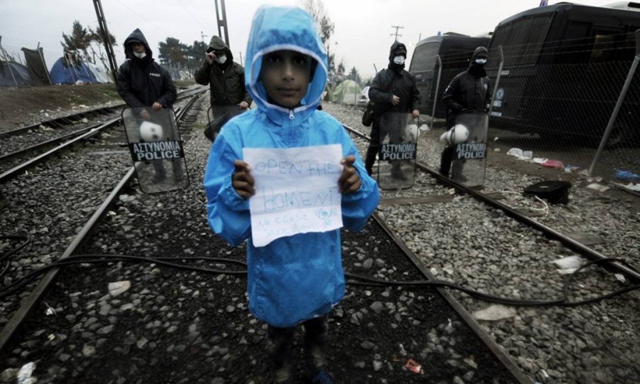 Ειδομένη: Δεν έχει τέλος το δράμα των προσφύγων - Κλειστά σύνορα, βροχή και κρύο για 13.000 ψυχές