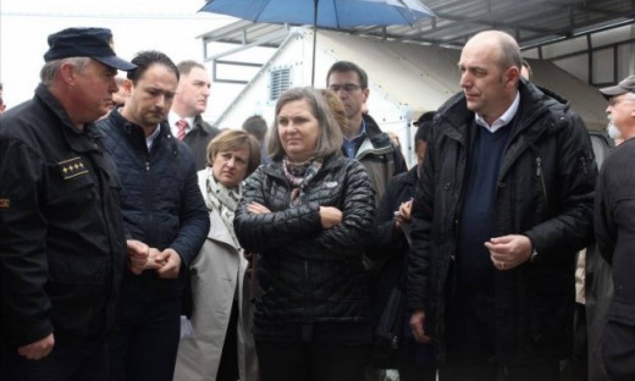 Σκόπια: Η Αμερικανίδα ΥΦΕΞ επισκέφθηκε τη Γευγελή και το σχεδόν άδειο κέντρο υποδοχής προσφύγων