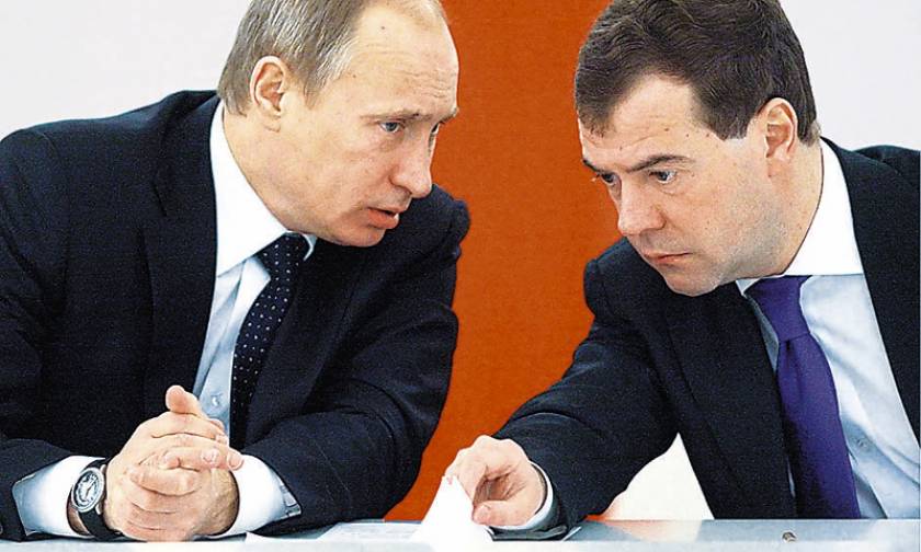 Επείγουσα συνάντηση Πούτιν - Μεντεβέντεφ για τη ρωσική οικονομία