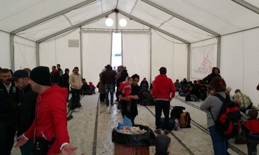 Πρόσφυγες διέρρηξαν το κοινοτικό κατάστημα της Ειδομένης για να κοιμηθούν
