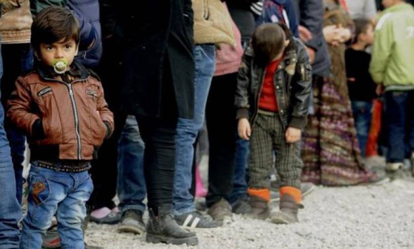 Πρόσφυγες αρνήθηκαν να μείνουν στο ΣΕΑ Αερινού και ξεκίνησαν με τα πόδια για Αθήνα