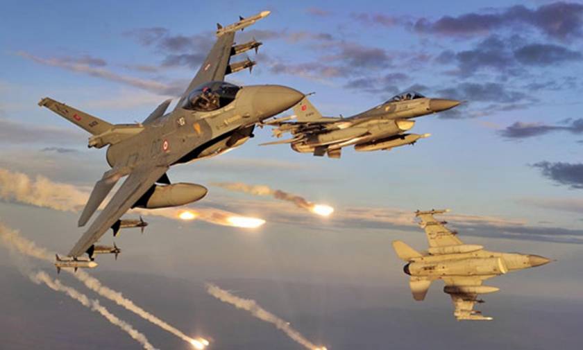 Τουρκικά πολεμικά αεροπλάνα σφυροκοπούν βάσεις του ΡΚΚ σε αντίποινα για την επίθεση στην Άγκυρα