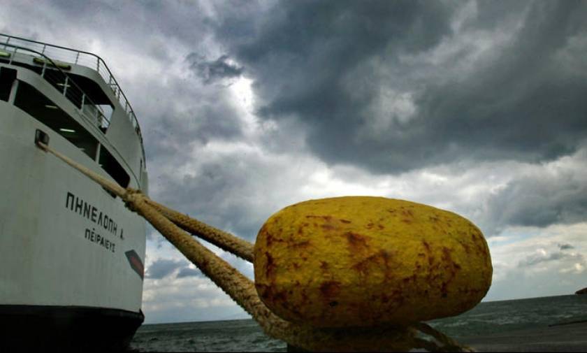 Κακοκαιρία:  Δεμένα τα πλοία στα λιμάνια