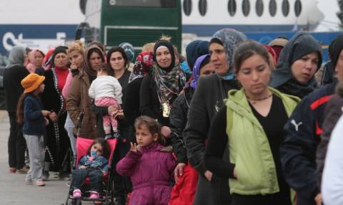 «Βουλιάζει» ο Πειραιάς με 4.000 πρόσφυγες - Περισσότεροι από 8.500 στα νησιά
