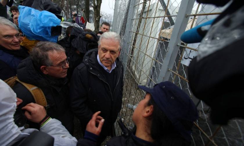 Δ. Αβραμόπουλος: Προτεραιότητα η μετακίνηση των προσφύγων από την Ειδομένη