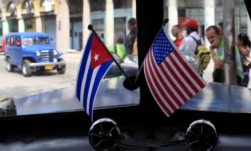 Χαλαρώνουν οι ΗΠΑ τους ταξιδιωτικούς και εμπορικούς περιορισμούς με την Κούβα