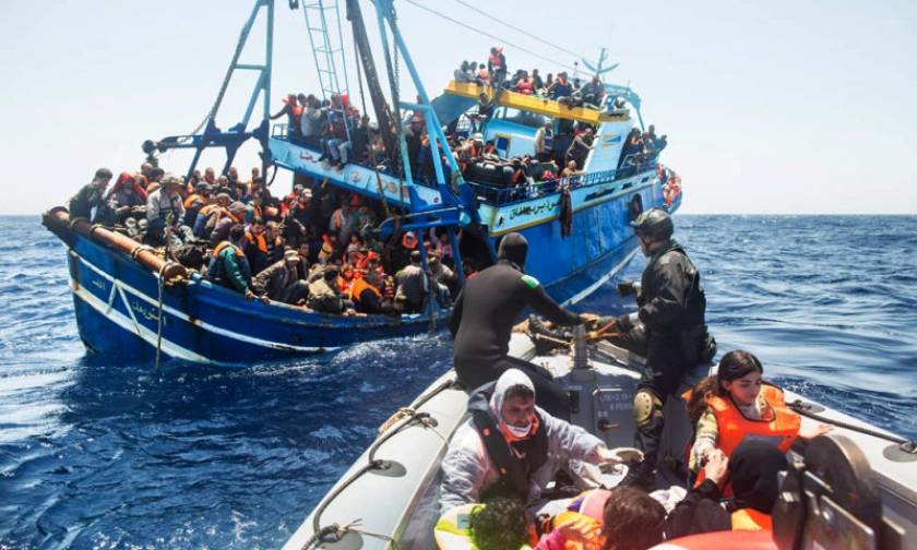 Δραματική διάσωση 615 μεταναστών ανοιχτά της Λιβύης