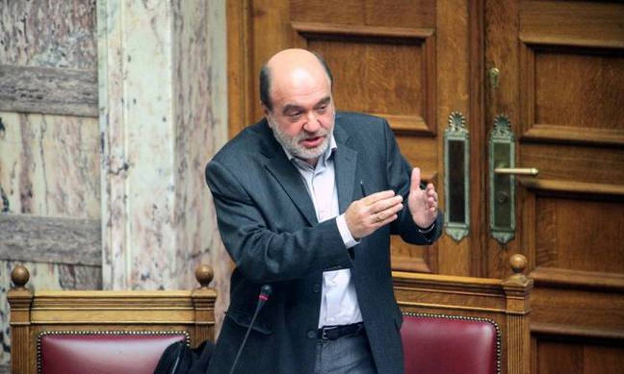 Αλεξιάδης: Δεν θα φορολογηθούν αναδρομικά τα εισοδήματα του 2015