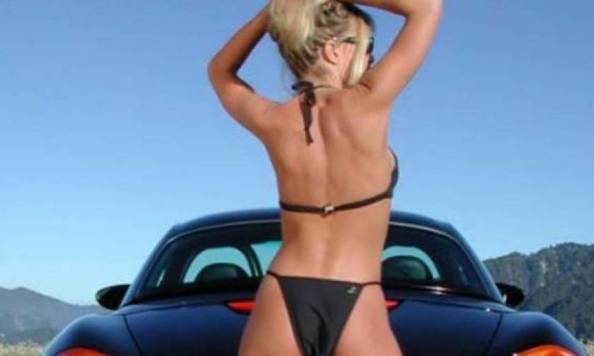 Η Ελληνίδα σεξοβόμβα που αγόρασε Porsche και πόζαρε πάνω της! (photos)