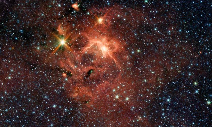 Ανακάλυψαν αστρικό σμήνος με εννέα άστρα - τέρατα!