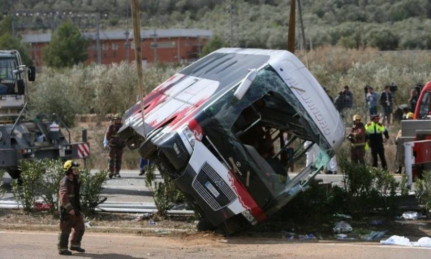 Τουλάχιστον 13 οι νεκροί φοιτητές στο τραγικό δυστύχημα στην Ισπανία (Pics & Vids)