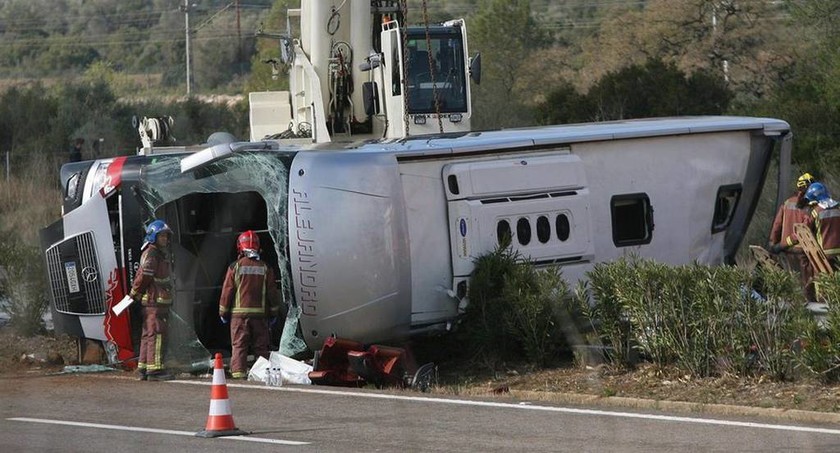 Τραγικό δυστύχημα στην Ισπανία με τουλάχιστον 13 νεκρούς φοιτητές (Pics & Vids)