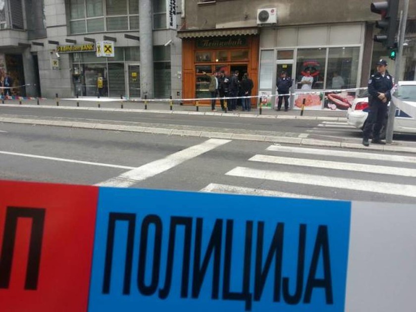 Βομβιστής αυτοκτονίας πυροδοτεί χειροβομβίδα στο Βελιγράδι (Vid & Pics)