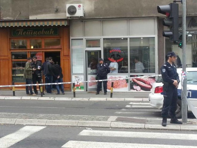 Βομβιστής αυτοκτονίας πυροδοτεί χειροβομβίδα στο Βελιγράδι (Vid & Pics)