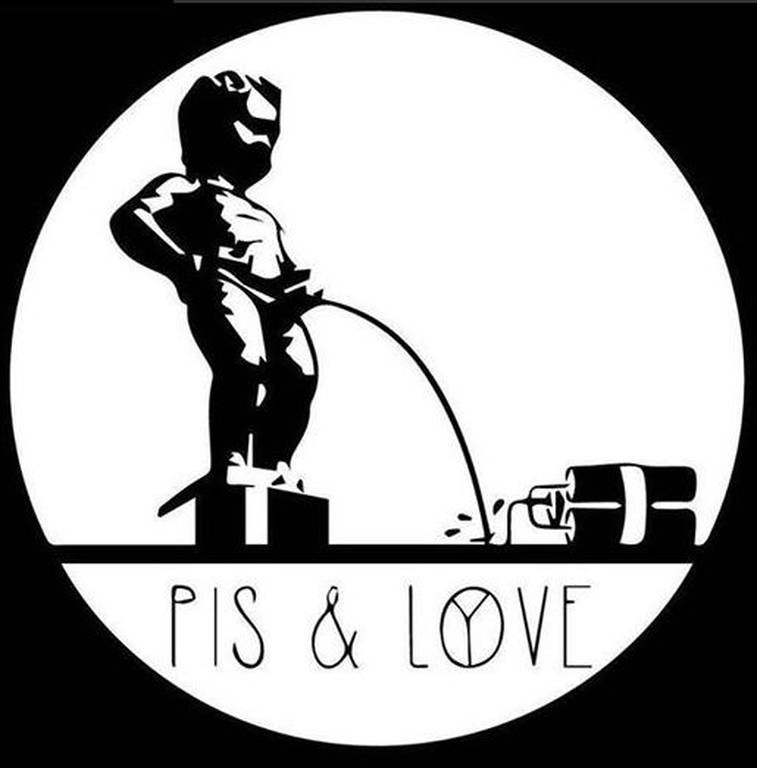 Χαμός με το σύμβολο των Βρυξελλών: Ο μικρός που κατουράει τους τζιχαντιστές (pics)