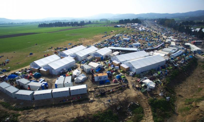 Πούλμαν με πρόσφυγες αναχωρούν από την Ειδομένη - Μηδενικές σχεδόν οι αφίξεις στα νησιά