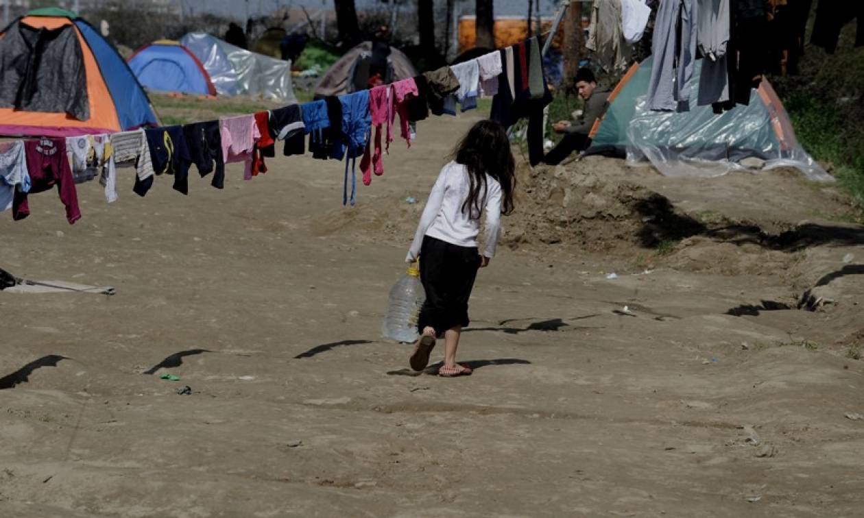 Ξεπερνούν τoυς 50.000 οι εγκλωβισμένοι πρόσφυγες και μετανάστες - Καραβάνι αλληλεγγύης στην Ειδομένη