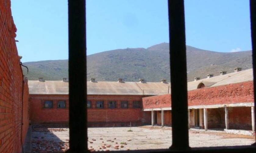 Γυάρος: Σαν σήμερα κλείνουν για πρώτη φορά οι φυλακές στο νησί της εξορίας (pics+vid)