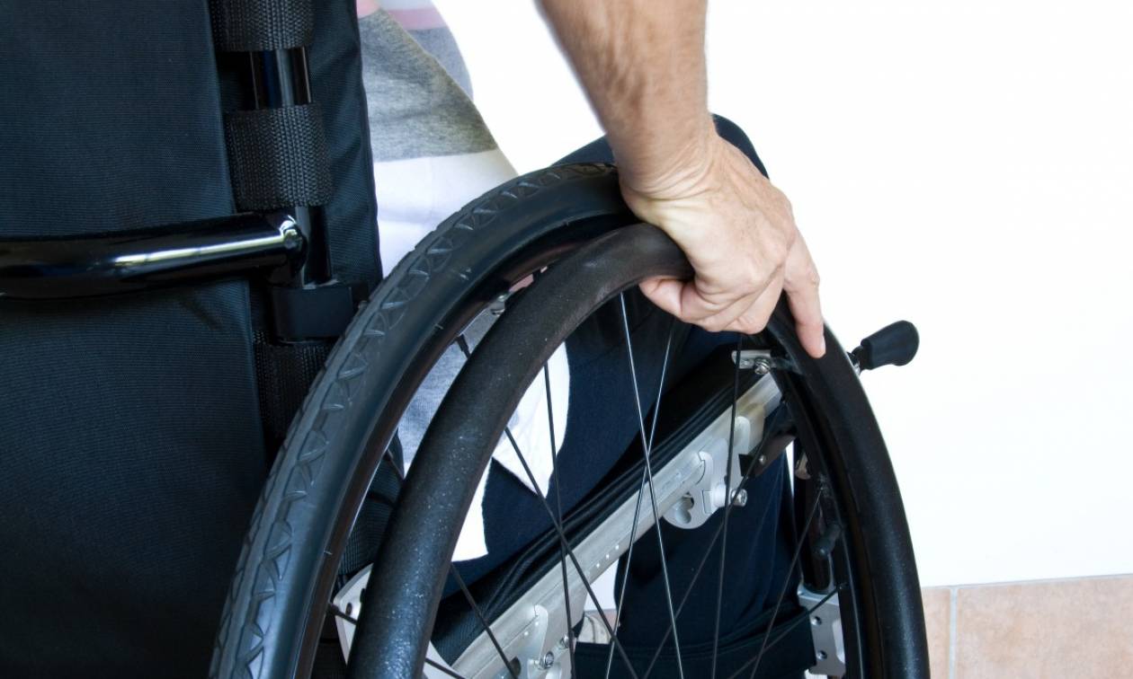 Χωρίς ίχνος κοινωνικής ευαισθησίας: Μείωση 25% στις αναπηρικές συντάξεις