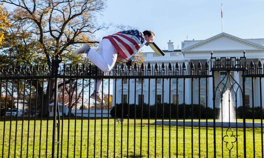 ΗΠΑ: Άγνωστος επιχείρησε να εισβάλει στο Λευκό Οίκο