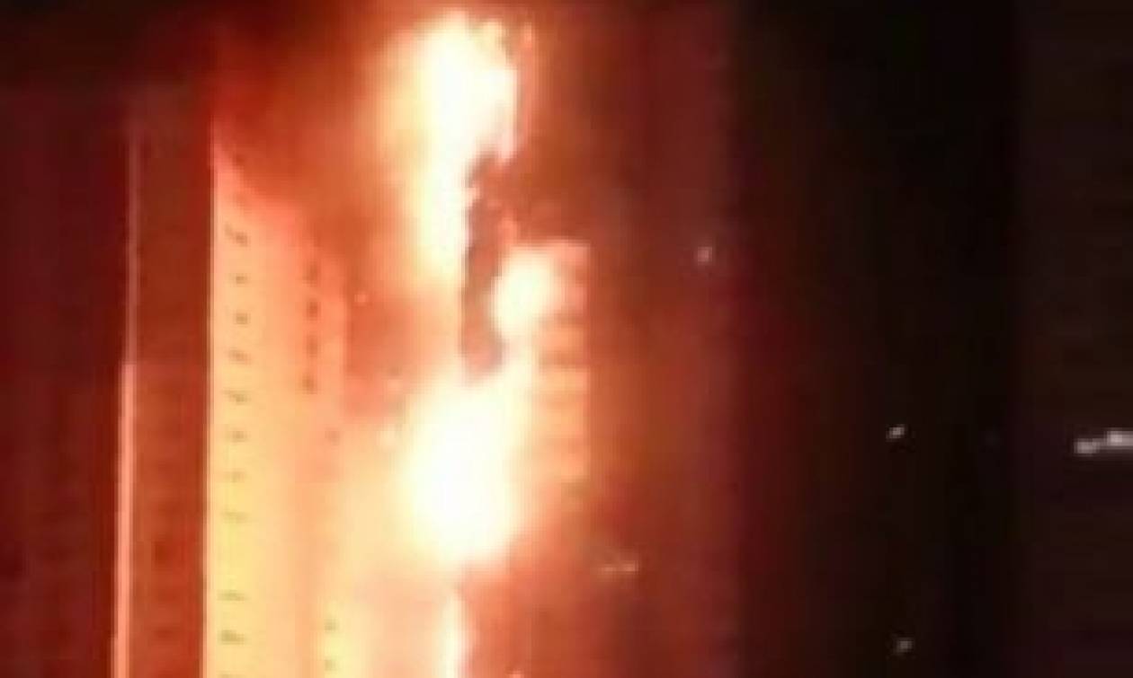 Συγκλονιστικό βίντεο: Τεράστια πυρκαγιά κυκλώνει ουρανοξύστες στα Αραβικά Εμιράτα (video)