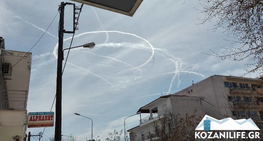Πανικός στην Κοζάνη με την τρελή πορεία αεροπλάνου (pics+vid)