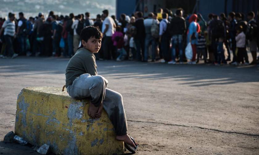 Πρόσφυγες και μετανάστες αναχώρησαν από το λιμάνι του Πειραιά για Κυλλήνη και Ιωάννινα