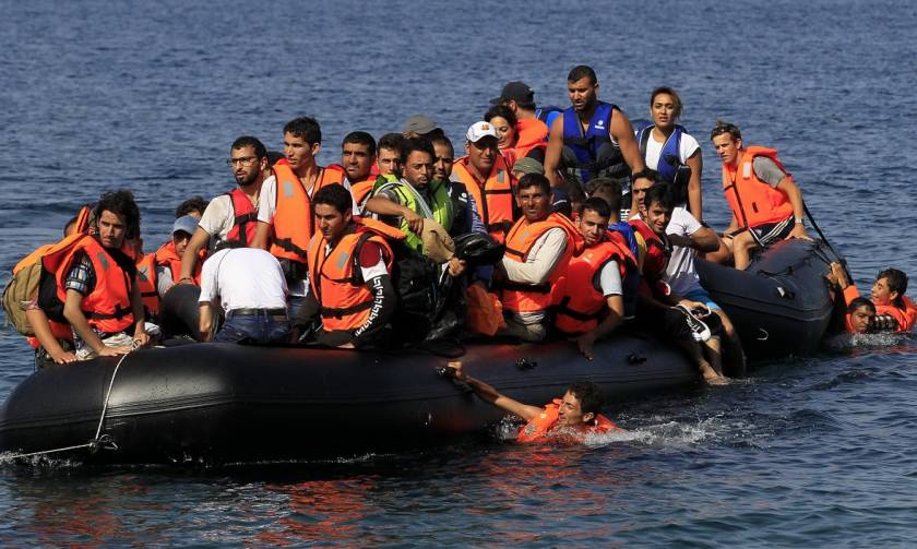 Περίπου 400 πρόσφυγες και μετανάστες έφτασαν σε Λέσβο και Χίο