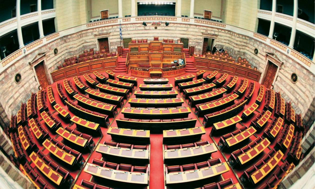 LIVE Βουλή: Η συζήτηση στην Ολομέλεια για το προσφυγικό