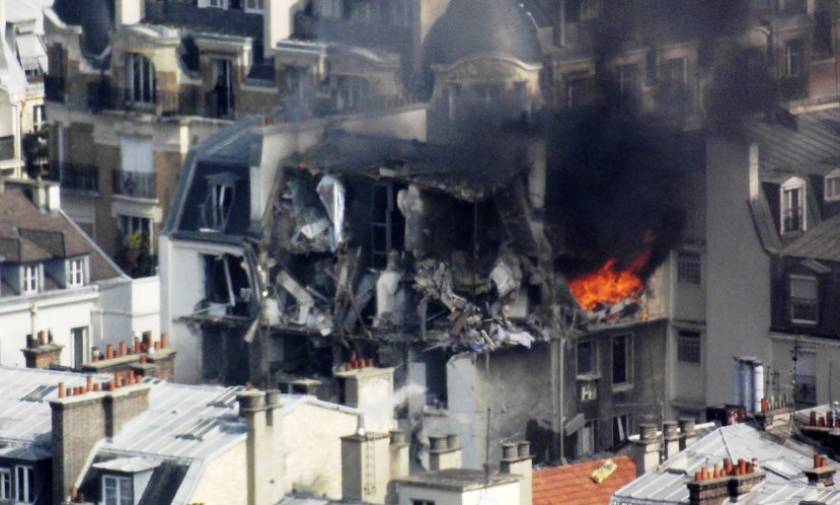 Ισχυρή έκρηξη στο Παρίσι – Εκκενώνεται το κέντρο της πόλης (Pics & Vids)
