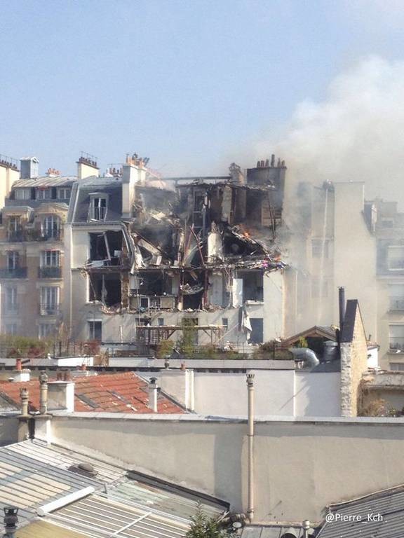 Πυροσβέστης τραυματίστηκε σοβαρά από την ισχυρή έκρηξη στο κέντρο του Παρισιού (videos+photos)