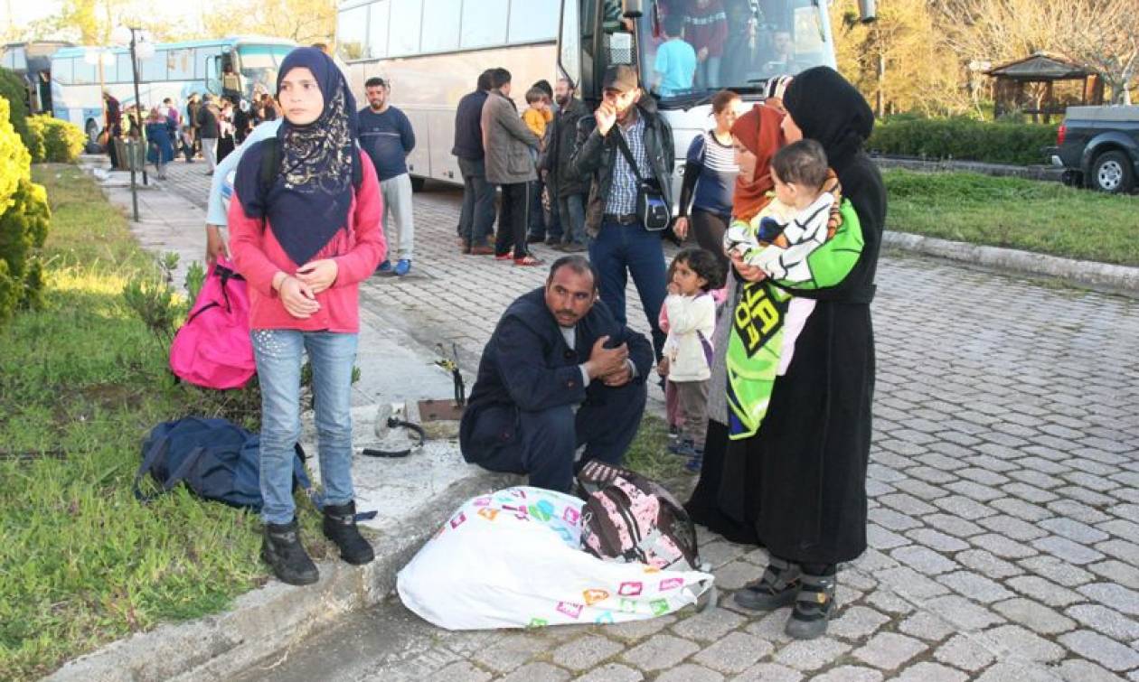Από τα Ιωάννινα στην Ημαθία τέσσερα λεωφορεία με πρόσφυγες